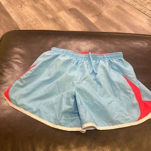 Nike youth extra large shorts